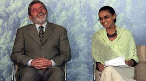 brasil-politica-marina-silva-ministra-meio-ambiente-lula-20040205-01-original.jpeg O presidente Lula ao lado da ministra do Meio Ambiente, Marina Silva na cerimônia de instalação da Comissão Coordenadora do Programa Nacional de Florestas, no Palácio do Planalto, em Brasília (2004)