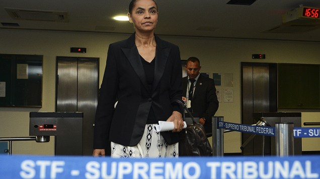 Marina Silva, após reunião com o ministro Dias Toffoli, do Tribunal Superior Eleitoral (TSE) e do Supremo Tribunal Federal (STF) para tratar da aprovação de seu partido, a Rede Sustentabilidade