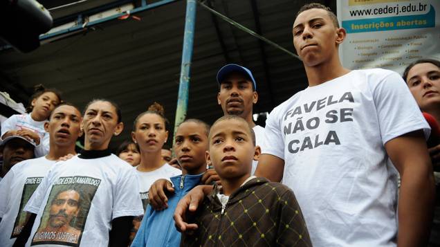 A Anistia Internacional promove na comunidade da Rocinha, um ato de solidariedade à família do ajudante de pedreiro Amarildo de Souza, no Rio