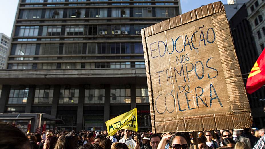 Protestos de professores em frente à sede da Prefeitura no centro de São Paulo