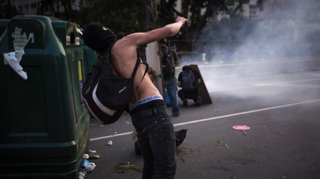 São Paulo - Manifestantes entraram em confronto com a polícia durante protesto no centro da cidade
