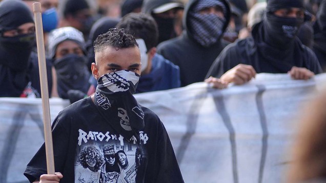 São Paulo - Manifestantes do black bloc realizam protesto no centro
