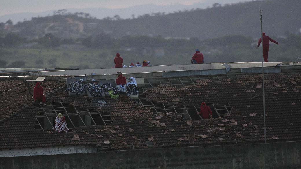 Detentos da penitenciaria Nelson Hungria, em Nova Contagem, continuam a rebelião reivindicando a troca da direção do presídio, em Minas Gerais