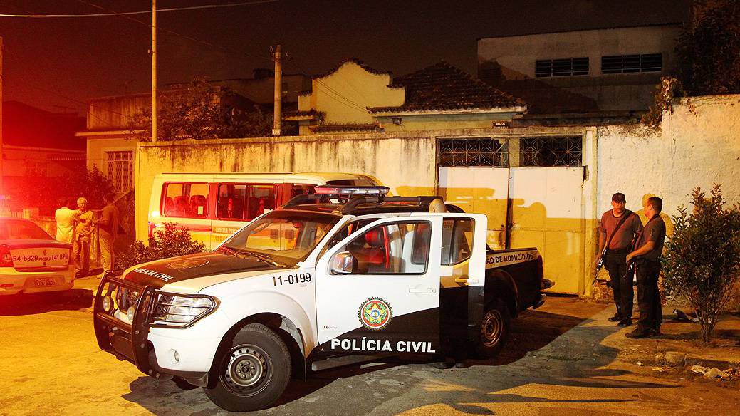 Polícia Civil do Rio de Janeiro investiga causa de chacina de deixou sete mortos nesta madrugada