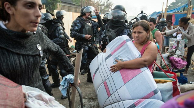 Confrontos durante reintegração de posse do terreno da empresa de telefonia Oi, situado no Engenho Novo, Zona Norte do Rio