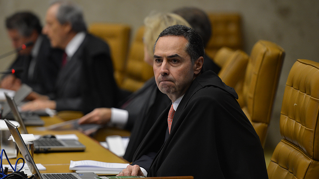 O ministro Luís Roberto Barroso durante sessão no plenário do Supremo Tribunal Federal