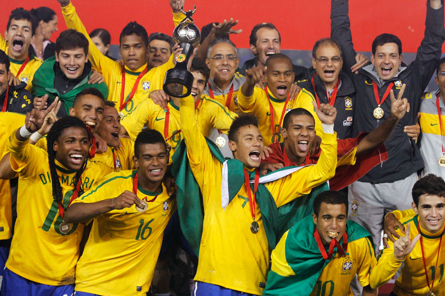 Seleção brasileira comemora a conquista do 11º título do Campeonato Sul-Americano Sub-20, em Arequipa, no Peru
