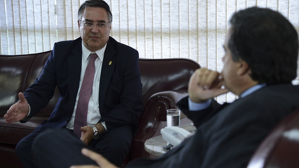 O governador de Santa Catarina,Raimundo Colombo (PSD) com o ministro da Justiça, José Eduardo Cardozo, na semana passada.