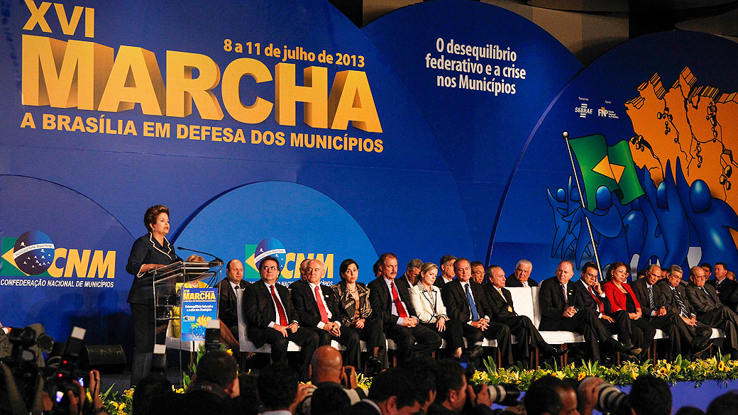 Presidente Dilma Rousseff durante a XVI Marcha a Brasília em Defesa dos Municípios, em Brasília