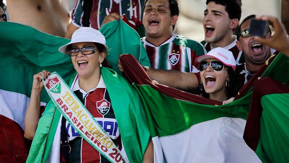Torcida do Fluminense durante partida válida pelo Campeonato Brasileiro de Futebol contra o Palmeiras, em Presidente Prudente