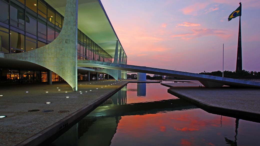 Palácio do Planalto no amanhecer em Brasília, no dia das eleições em todo o país