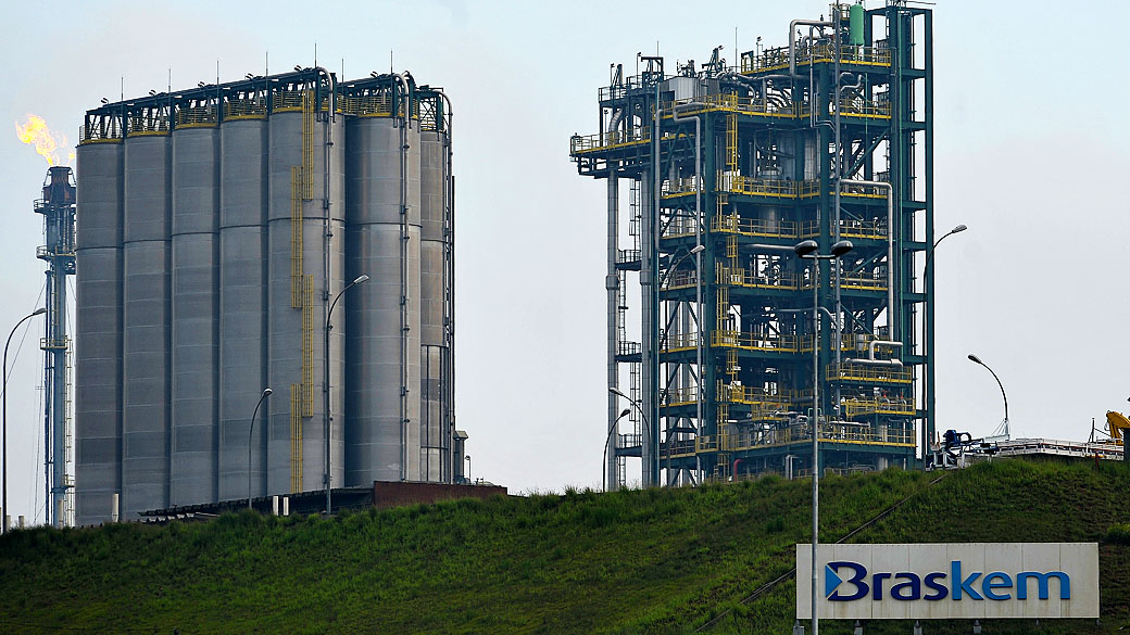 Braskem disponibiliza ao delegado da PF em Curitiba mensagens eletrônicas trocadas entre o ex-funcionário da petroquímica, Roberto Prisco Ramos, e o presidente da Odebrecht, Marcelo Odebrecht