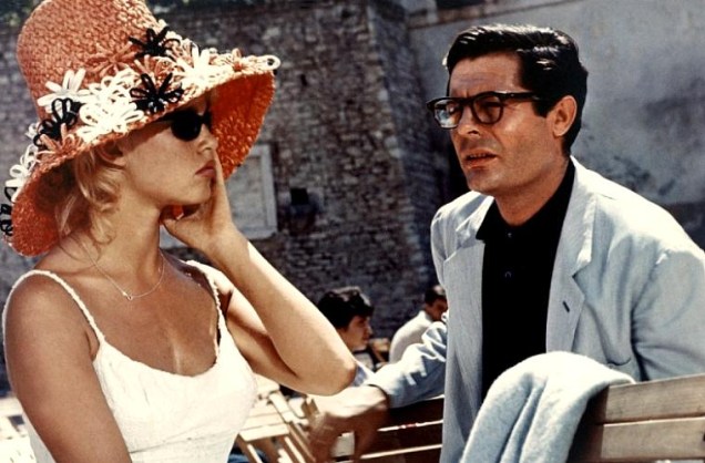 Vida Privada, de 1962, dirigido por Louis Malle, é uma semi-biografia de Brigitte Bardot. A obra retrata a fama e o assédio da imprensa. Acima, BB contracenando com Marcello Mastroianni.