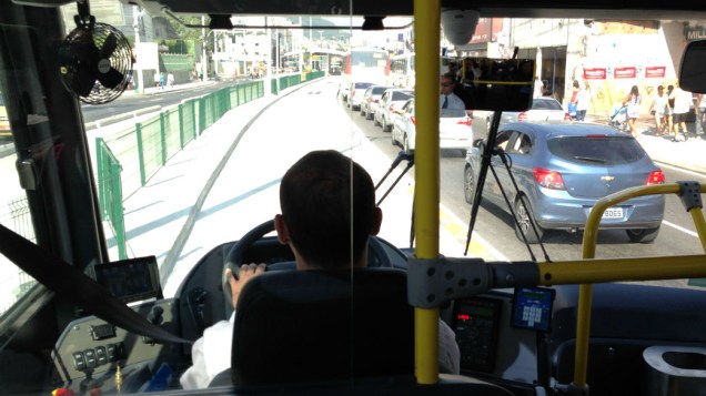 O BRT vence o congestionamento: corredor expresso tirou ônibus comuns da rua e deve reduzir os engarrafamentos