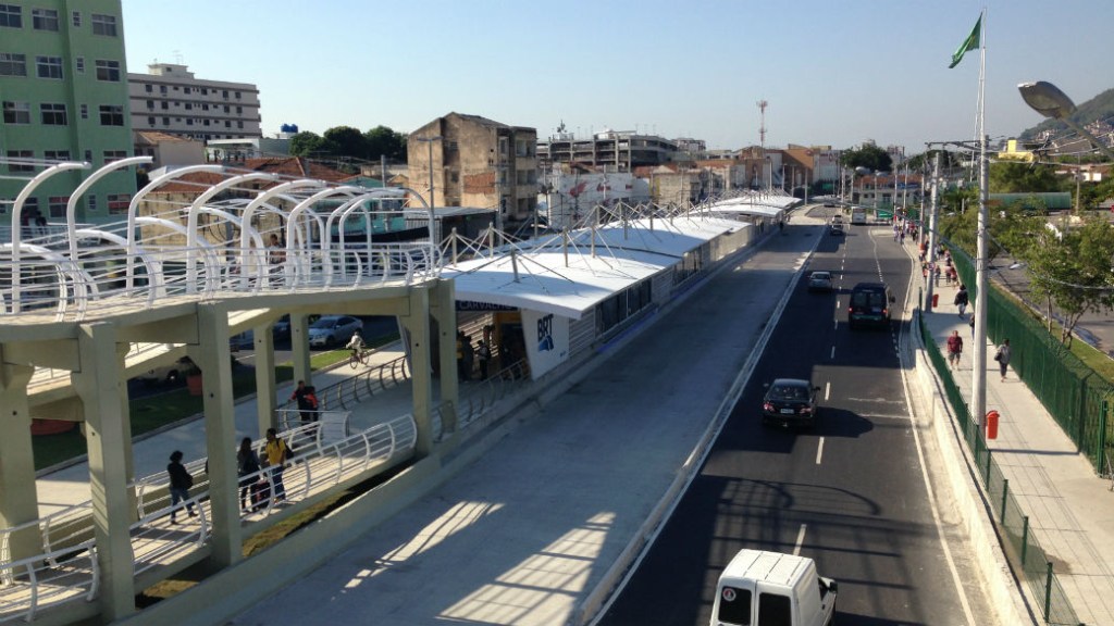 BRT Transcarioca: conexão com o metrô na estação Vicente de Carvalho