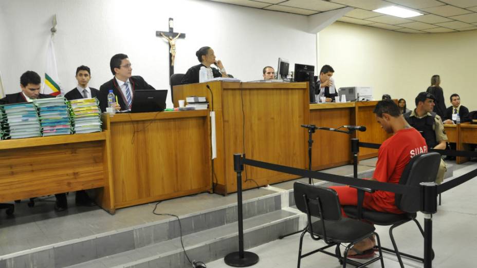 Juíza Marixa Fabiane ouve Bruno no terceiro dia de julgamento, em Contagem