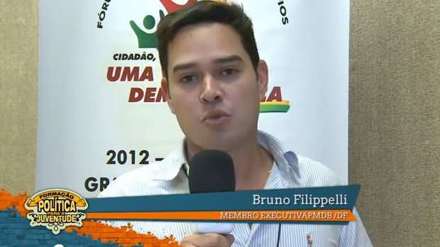 Bruno Fillipelli, em vídeo da Juventude do PMDB/DF veiculado no YouTube