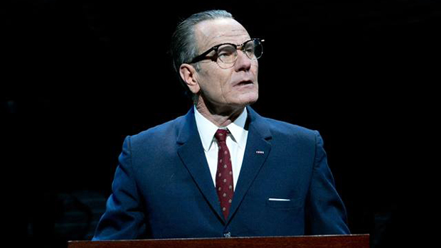 O ator Bryan Cranston como o ex-presidente americano Lyndon Johnson na peça 'All the Way'