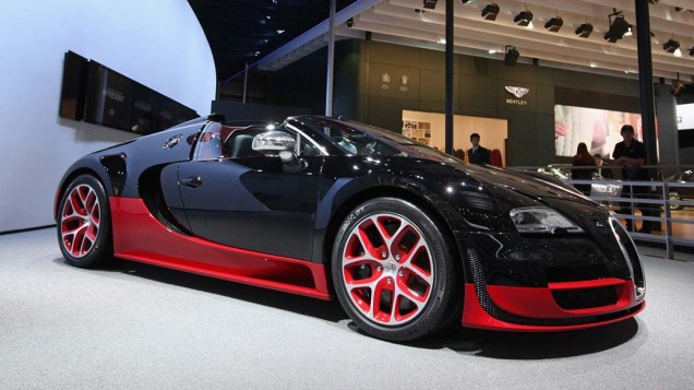 Bugatti Veyron Grand Sport Vitesse: motor de 16 cilindros, quatro turbos, potência de 1.200 cavalos, e velocidade máxima de 431 km/h