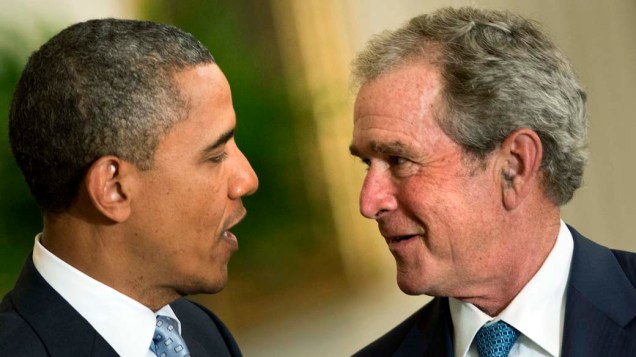Obama e Bush durante visita de Bush à Casa Branca