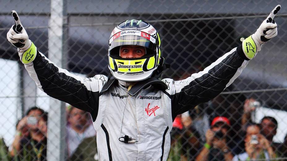 Jenson Button comemorando a vitória na Fórmula 1 de 2009