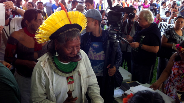 Na Cúpula dos Povos, o cacique Raoni pregou a união dos povos indígenas na defesa poelos seus direitos