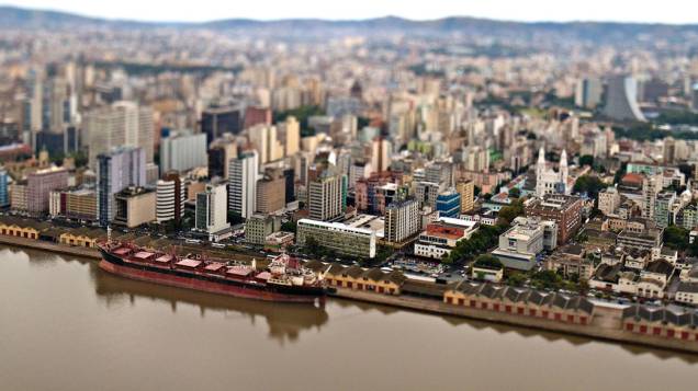 Vista aérea do Cais da Mauá, em Porto Alegre
