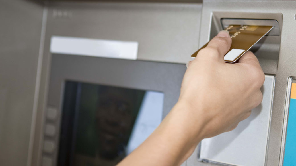 Dívidas com bancos recuaram 3,9% em agosto