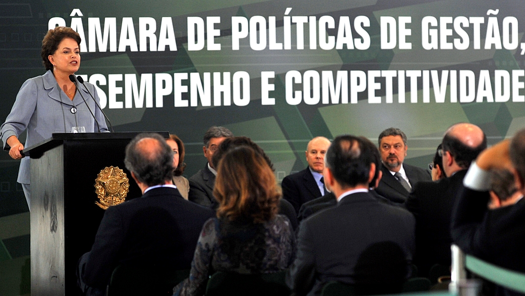 Dilma instala a Câmara de Políticas de Gestão, Desempenho e Competitividade em Brasília