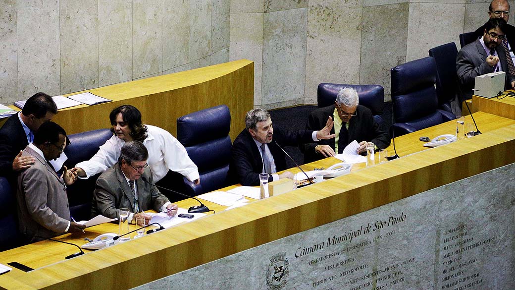 O Presidente da Câmara de Vereadores, José Américo, comparece para votação do projeto de lei que trata do Orçamento de 2014, na Câmara dos Vereadores de São Paulo. Vereadores têm direito a R$ 218.000 anuais como verba de gabinete