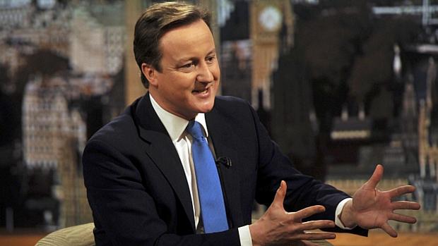 Cameron será convocado depois de maio para detalhar seus vínculos com Murdoch e os executivos da News International
