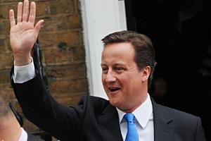 David Cameron, líder do Partido Conservador, falou nesta sexta-feira com a imprensa em Londres