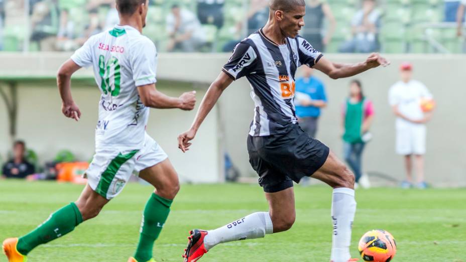 Leonardo Silva, do Atlético Mineiro, durante partida contra a Portuguesa