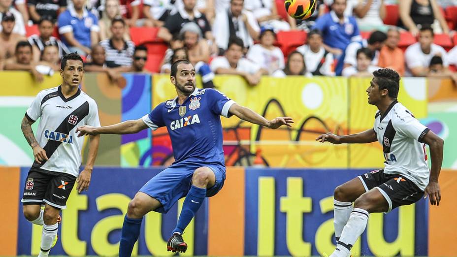 Danilo durante partida entre Vasco x Corinthians