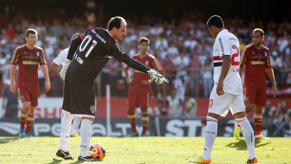 O goleiro Rogério Ceni, durante partida entre São Paulo x Fluminense, realizada no Morumbi