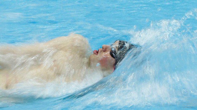 Competição de natação masculina no Centro Aquático Olímpico em Londres, Inglaterra