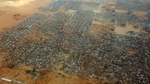 Vista aérea do acampamento Dagahaley no campo de refugiados de Dadaab, Quênia