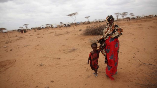 Refugiados em Dagahaley, no campo de refugiados de Dadaab, Quênia