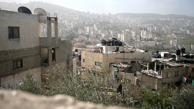Campo de refugiados de Ein Beit al-Ma à frente e cidade de Nablus ao fundo
