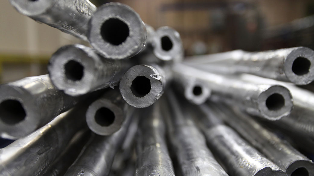 Indústria brasileira deve produzir 952 mil toneladas de alumínio em 2014, queda de 27% sobre 2013