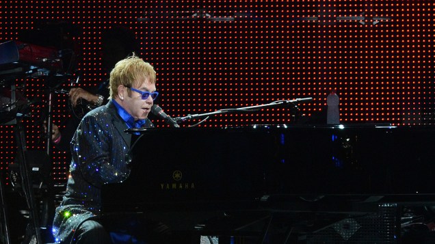 Elton John se apresenta na turnê Rocket Man no Jockey Club de São Paulo