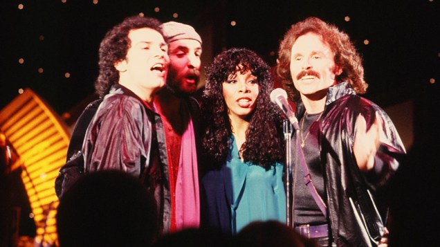 Donna Summer se apresenta com o grupo Brooklyn Dreams, em 1979, em Los Angeles, Califórnia