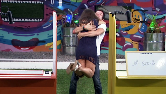 Nasser comemora com Andressa a permanência na casa do BBB