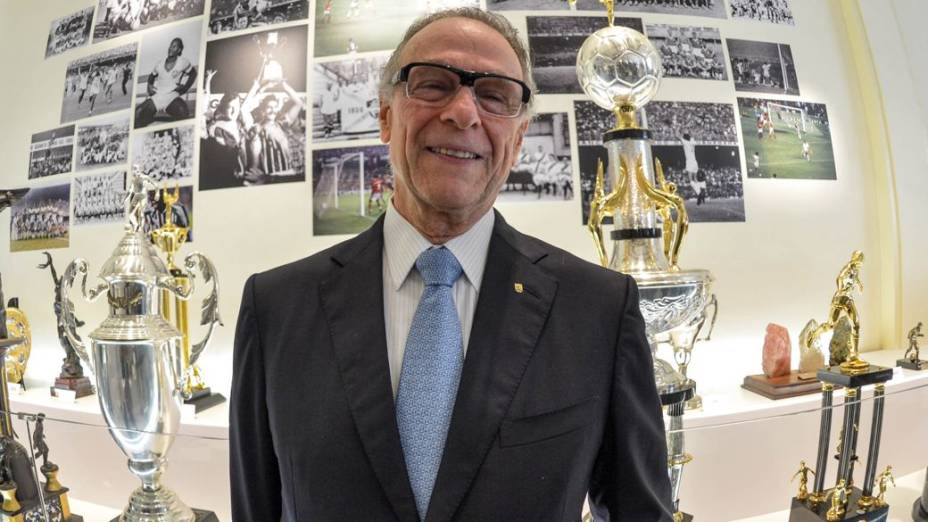 O presidente do COB, Carlos Arthur Nuzman, inaugura sala de troféus no Fluminense, no Rio de Janeiro