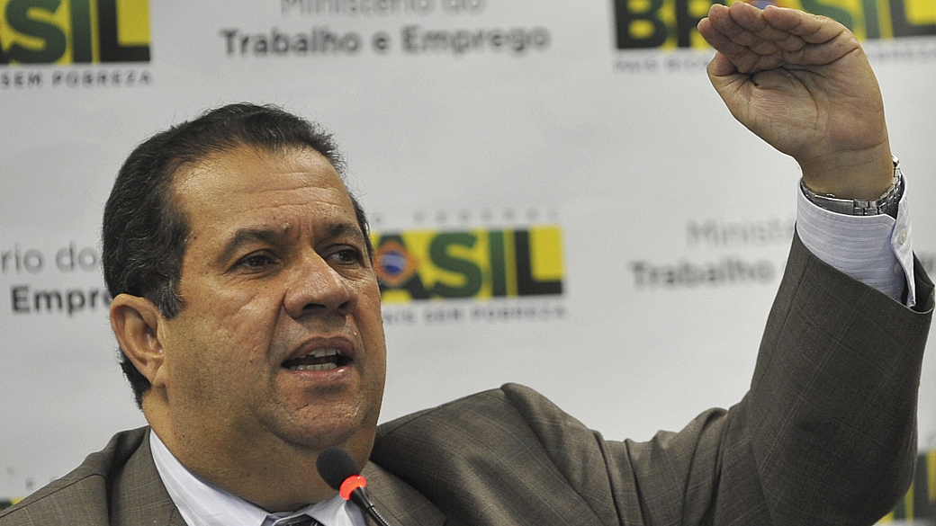 O ministro do Trabalho, Carlos Lupi, anuncia os dados do Caged de setembro de 2011