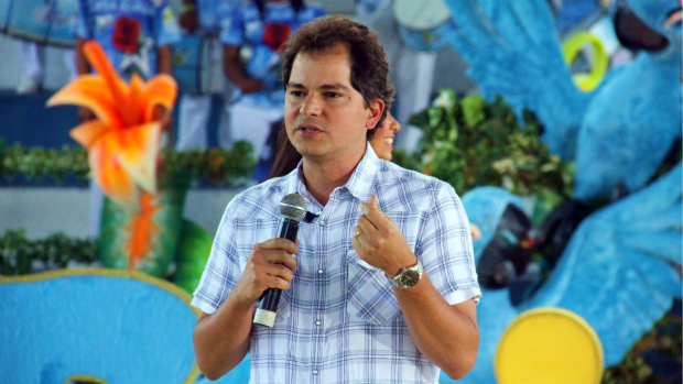 Na quadra da Beija-Flor, o diretor Carlos Saldanha mostrou aos jornalistas estrangeiros como funciona uma escola de samba de verdade
