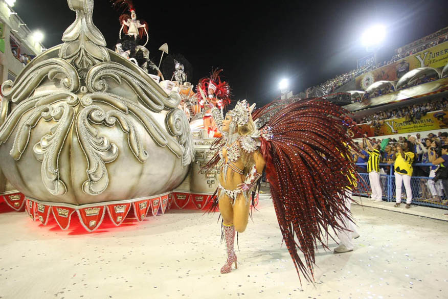 Rainha da Bateria Bruna Almeida da São Clemente do grupo especial no Carnaval 2011 no Rio de Janeiro