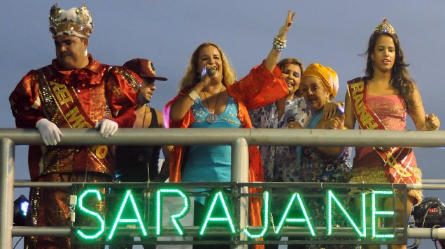 A cantora Sarajane, uma das principais artistas da axé music, comemora os 30 anos do ritmo que marcou a música baiana - 14/02/2015
