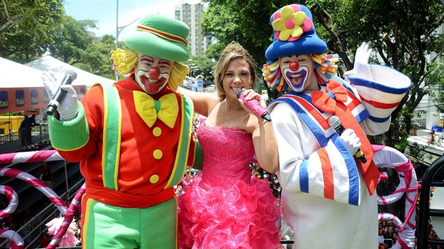 Carla Perez anima o terceiro dia do carnaval de Salvador