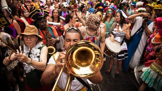 Músicos no desfile do Céu na Terra, em Santa Teresa, no Rio de Janeiro